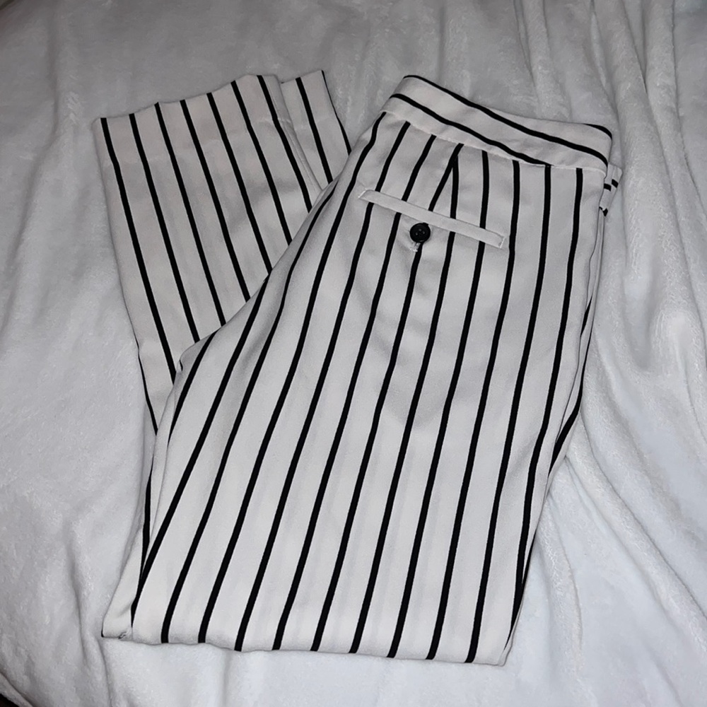 Super cute striped cropped pants